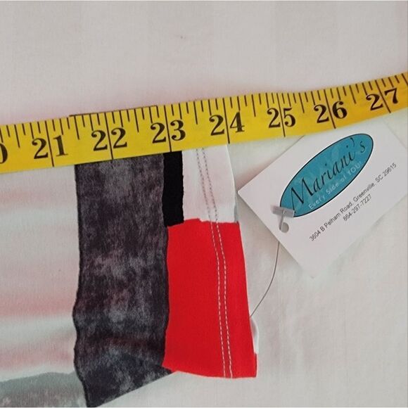 LIV Habitat Clothes NWT black red and white graphic tunic size xl - Picture 4 of 9